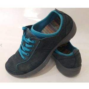 DANSKO WOMEN'S ELISE OXFORD SNEAKER, SZ 40, BLUE SUEDE (9.5-10) EUC